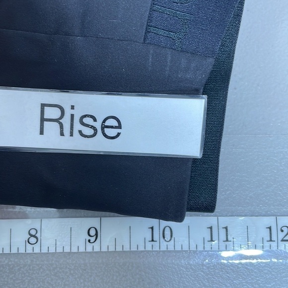 Lululemon Athletica Mini Shorts Black Size 6 - Picture 10 of 11